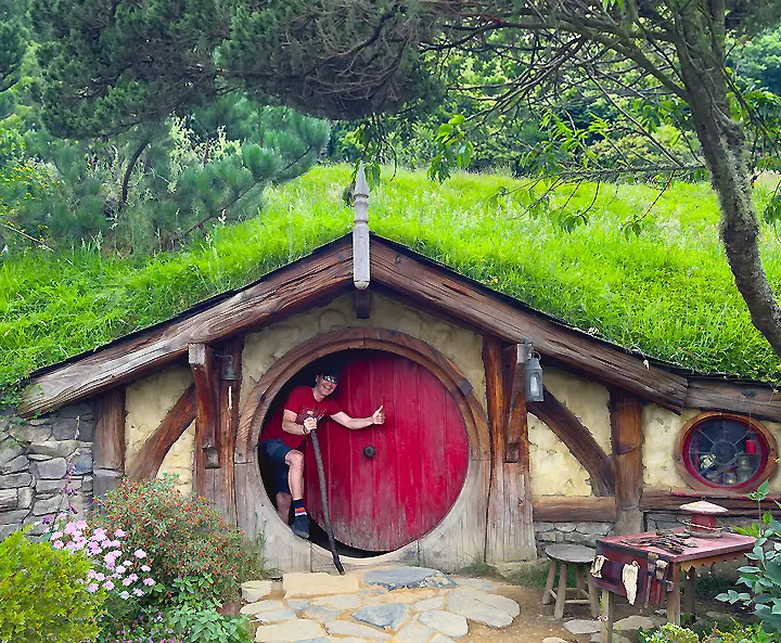 the red door Hobbiiton